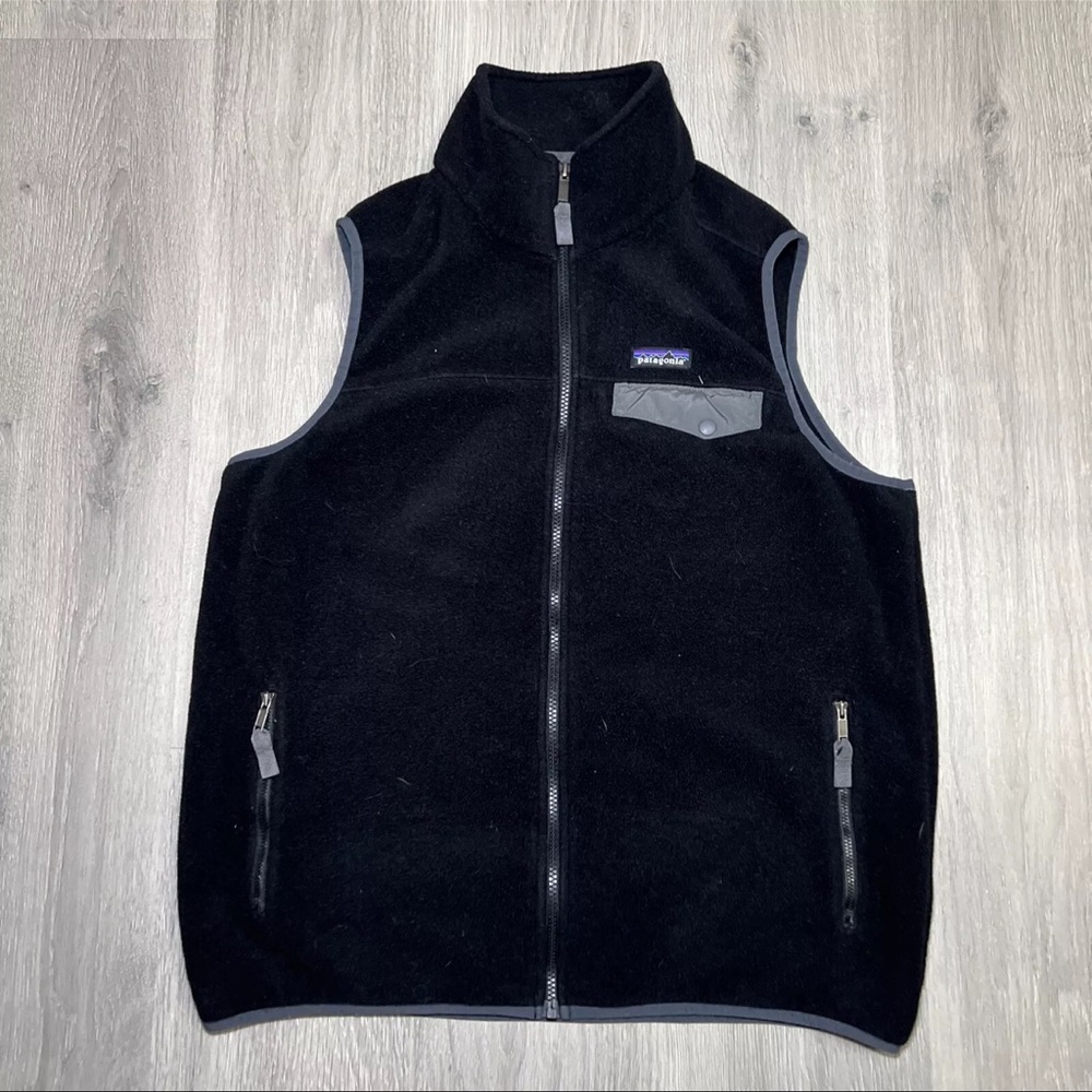 Patagonia Black Fleece Vest with Gray Trim - Picture 1 of 9